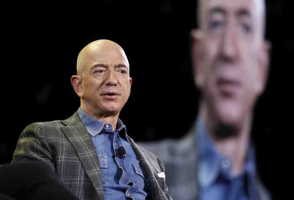 Con la sua spiegazione, Bezos "peggiora le cose". Conversazione con Alastair Campbell