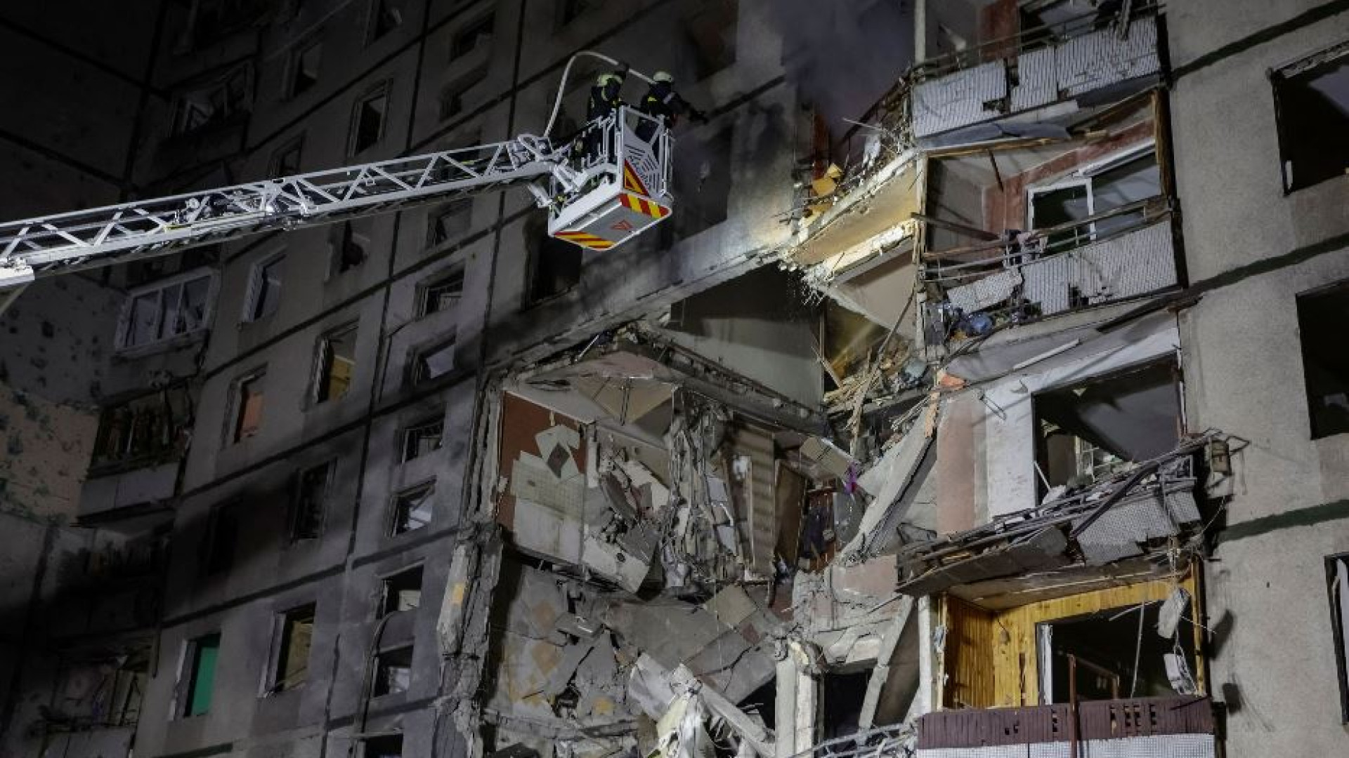 Immagine di Strage degli innocenti a Kharkiv: quei bambini morti nel condominio bombardato