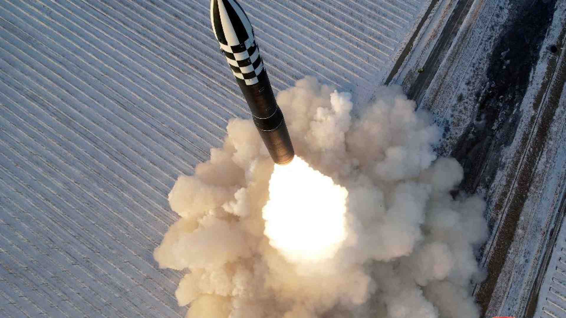 Immagine di La nuova sfida di Kim: lanciato un missile intercontinentale