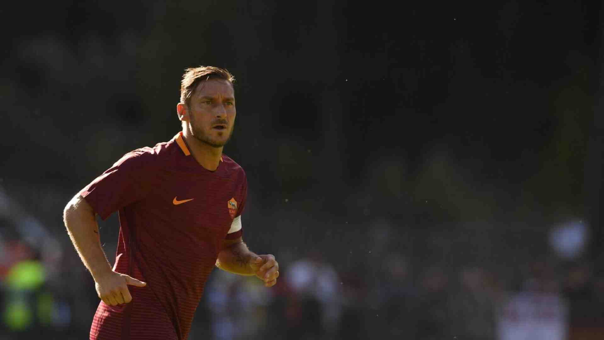 Immagine di “Mi auguro Totti non ritorni a giocare, sarebbe triste”. Parla lo scrittore Bonvissuto