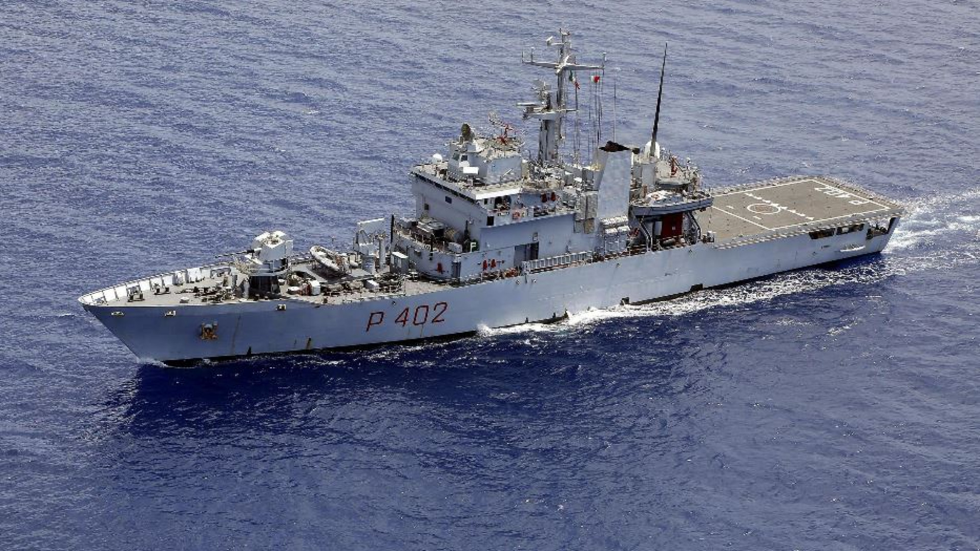 Immagine di La nave Libra è in mare: tutti i nodi di un nuovo trasbordo verso l'Albania