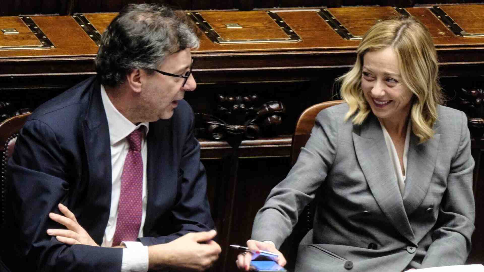 Immagine di Gli editori Angelucci fanno riscrivere a Meloni e Giorgetti, la web tax, la tassa "ammazzagiornali"