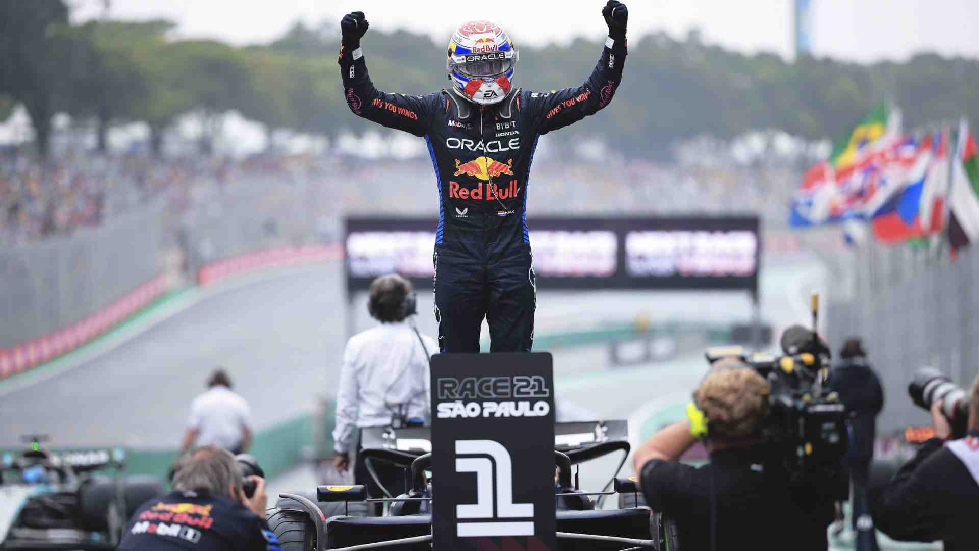 Immagine di Interlagos incorona Verstappen: talento e nervi saldi per un'impresa memorabile