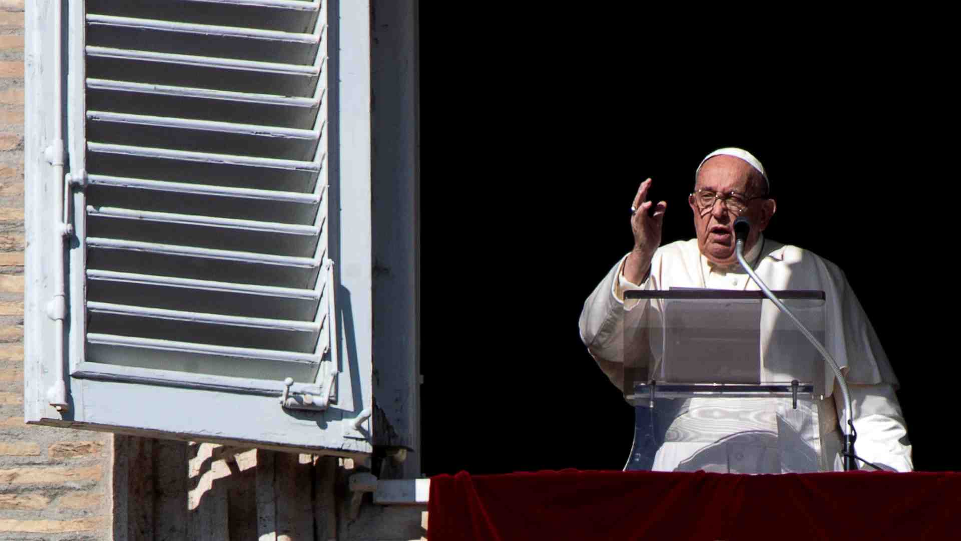 Immagine di Il Papa: «Amare Dio e i fratelli. Ripudiare la guerra»