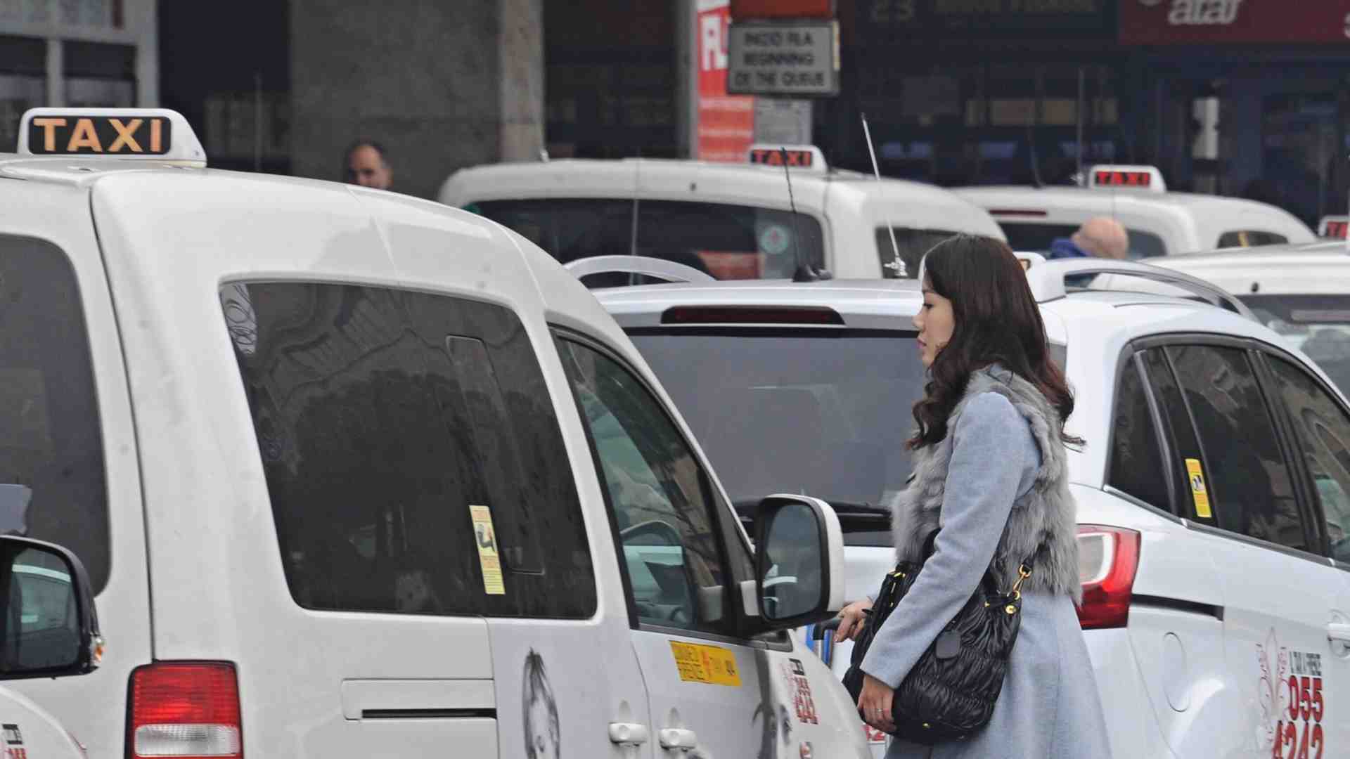 Immagine di Viva le nuove alternative ai taxi. Il caso Firenze