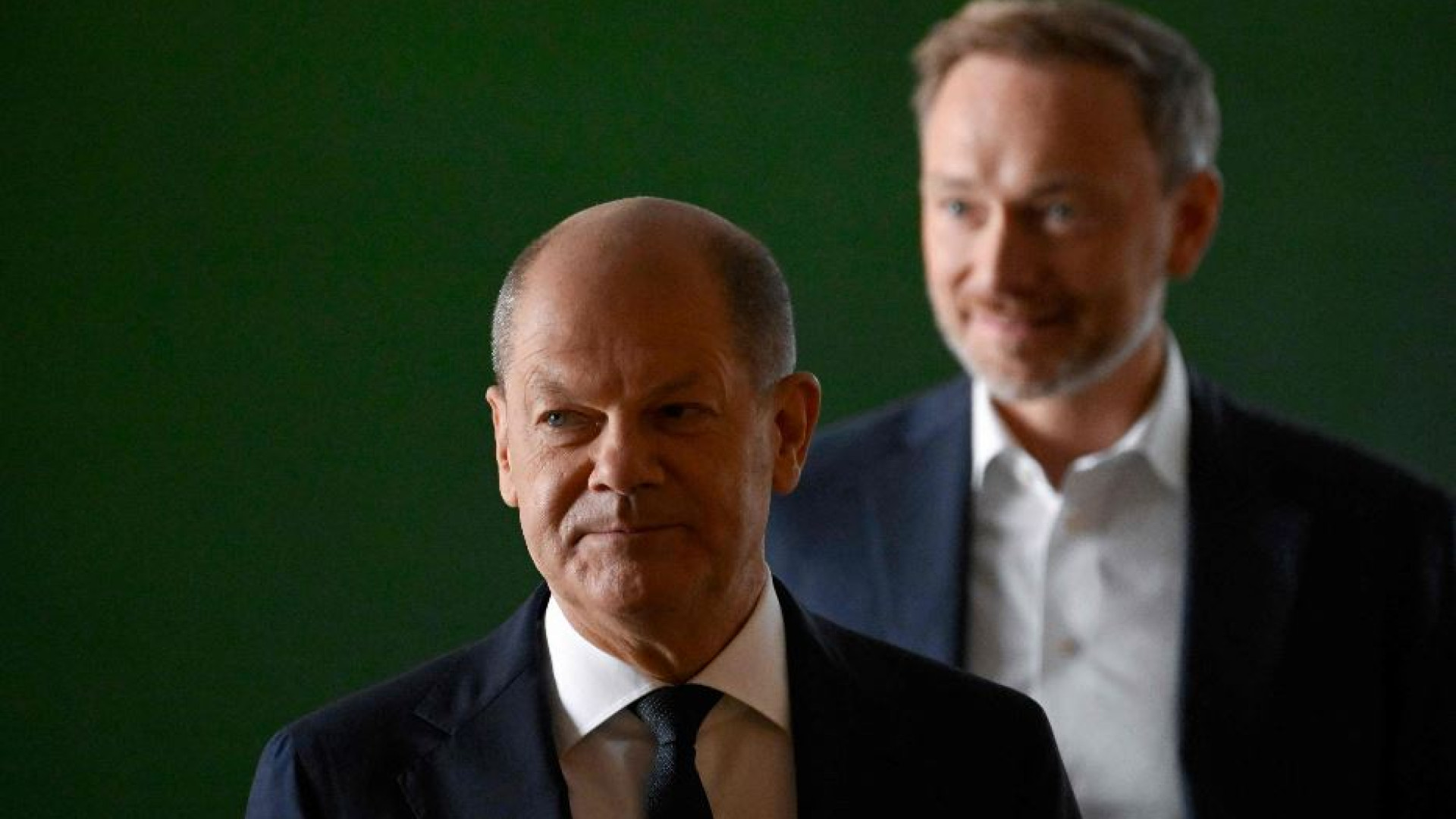 Immagine di Scholz licenzia il ministro delle Finanze, si apre la crisi: voto a marzo