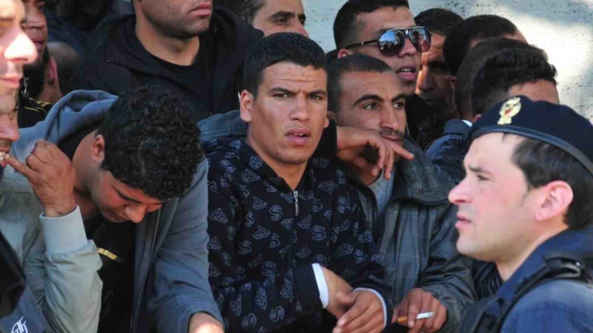 Immagine di Decreto flussi, i patronati esclusi dalle domande. Le Acli: è sconcertante