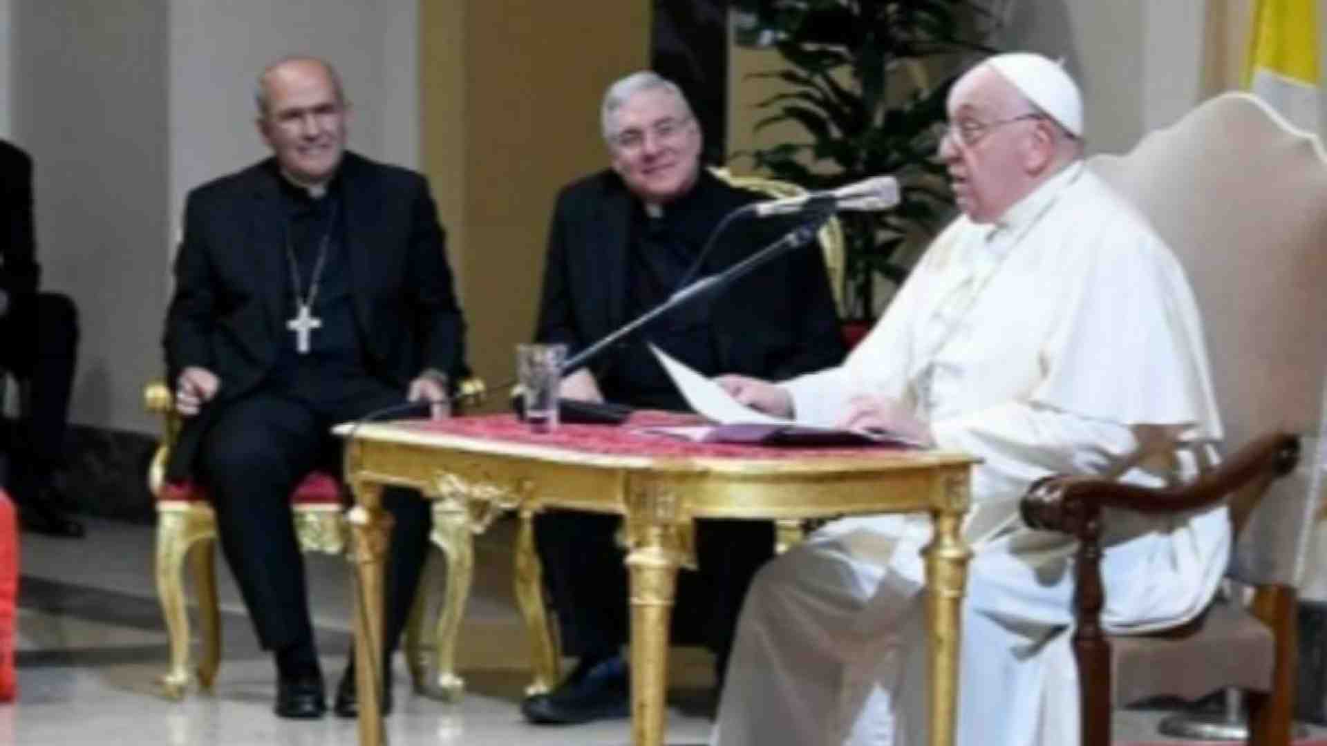 Immagine di Il Pontefice alla Gregoriana: disarmiamo i pensieri, le parole, gli sguardi