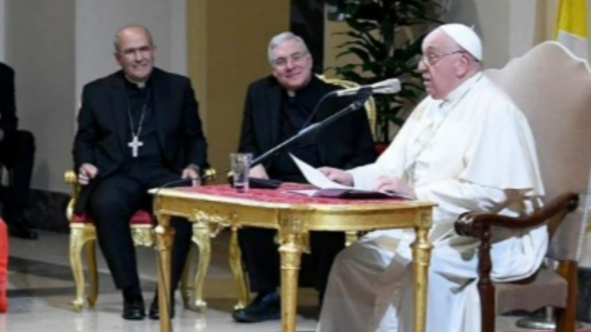 Immagine di Il Pontefice alla Gregoriana: disarmiamo i pensieri, le parole, gli sguardi