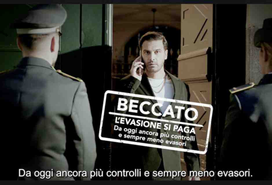 Un fotogramma dello spot contro l'evasione diffuso dal governo