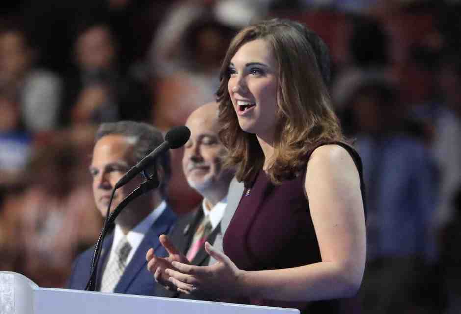 Sarah McBride, prima transgender eletta al Congresso statunitense (Ansa)