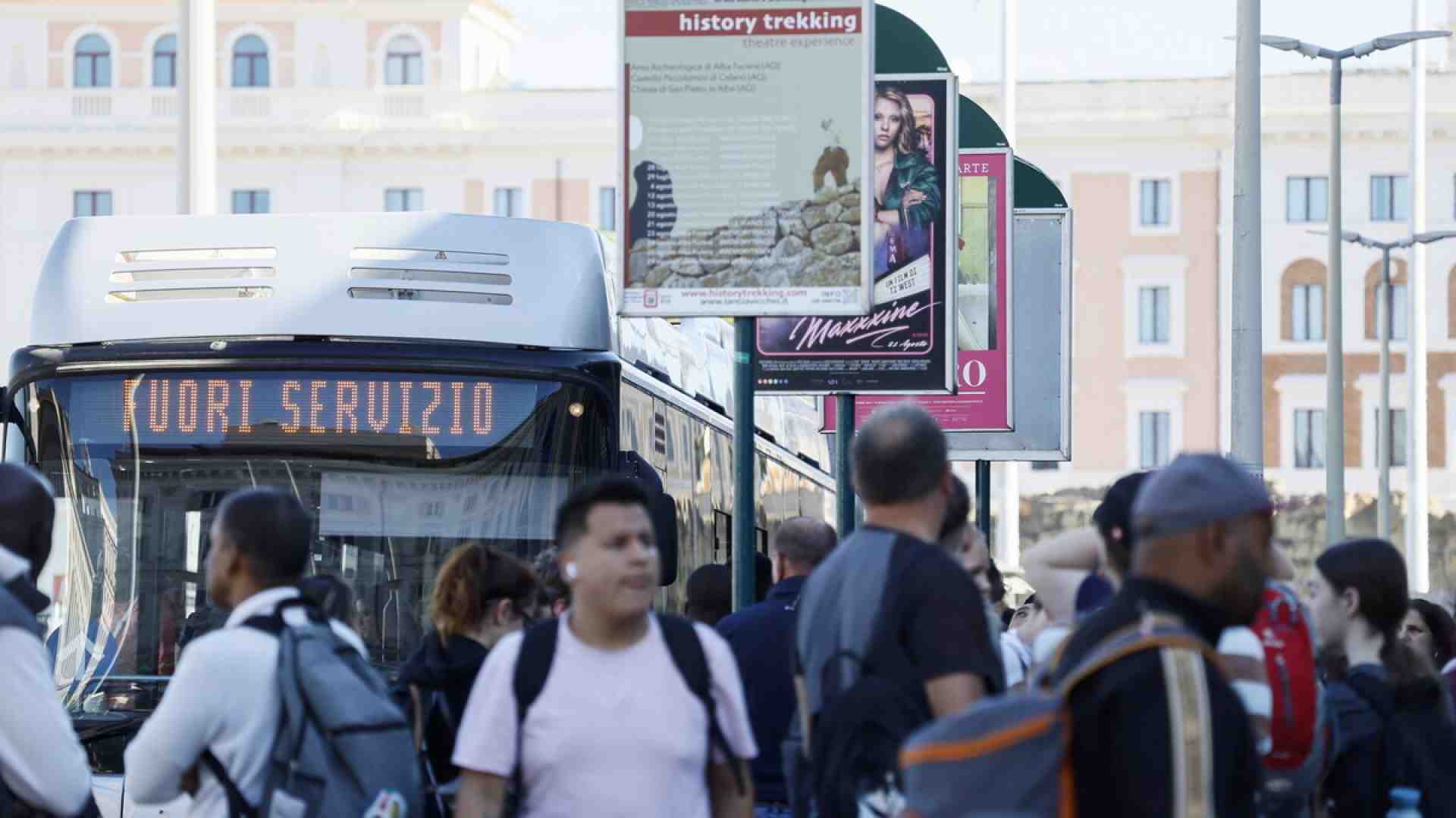 Immagine di Oggi lo sciopero del trasporto pubblico locale. L'appello di Salvini: “Non paralizzate il paese”