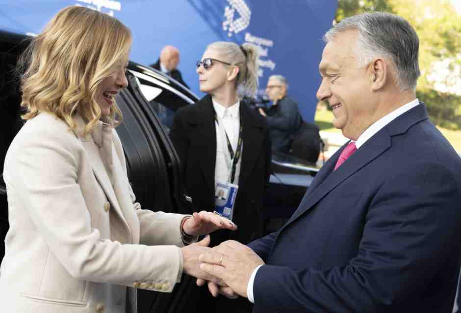 Meloni da Orbán con l'Ue spaesata da Trump. Il dilemma della premier fra donna ponte ed equilibrista