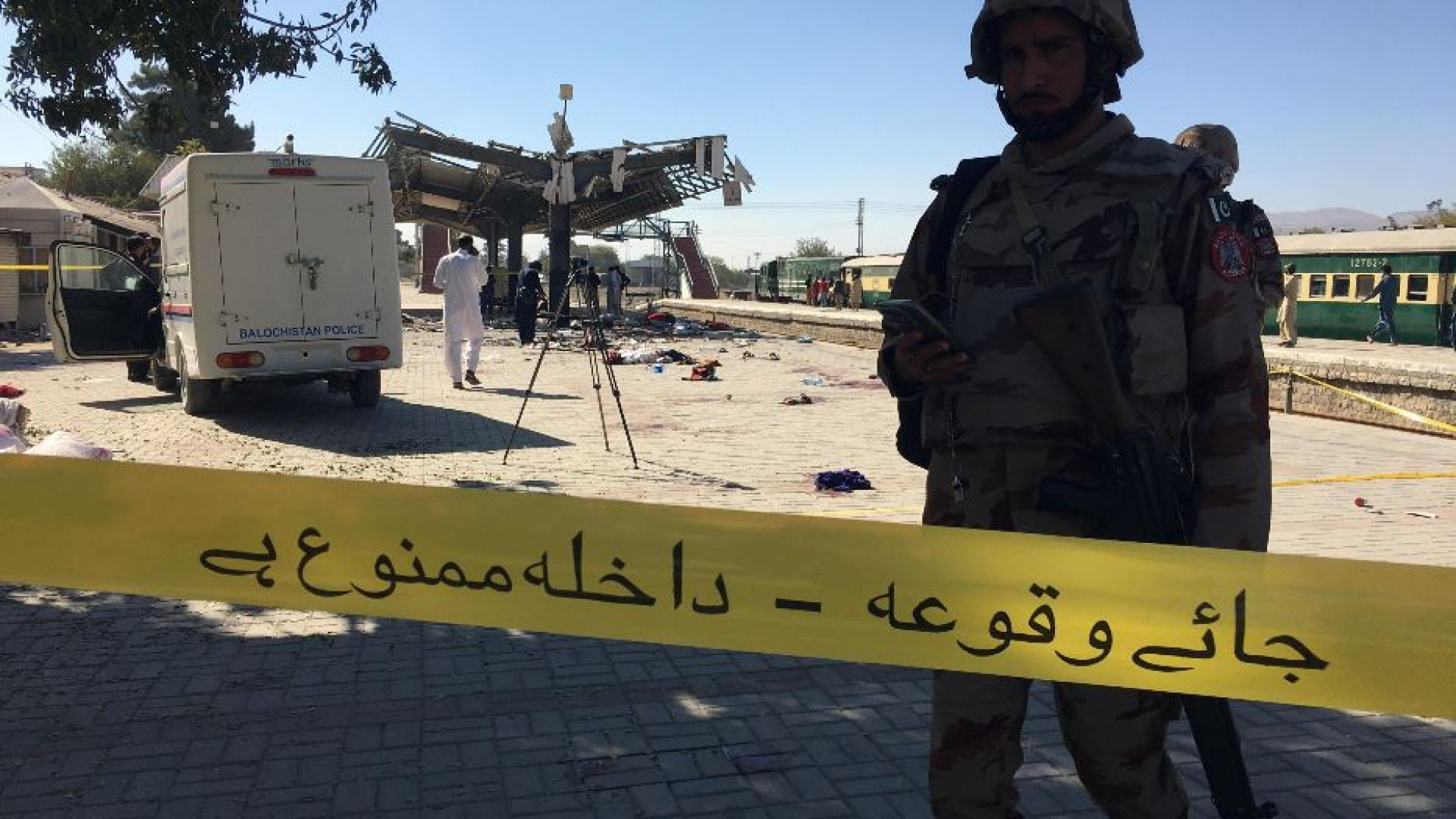 Immagine di Bomba alla stazione di Quetta: almeno 33 le vittime