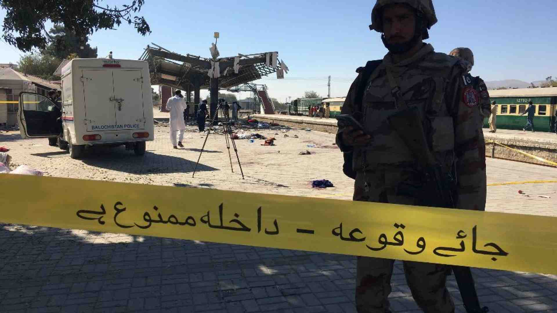 Immagine di Bomba alla stazione di Quetta: almeno 33 le vittime