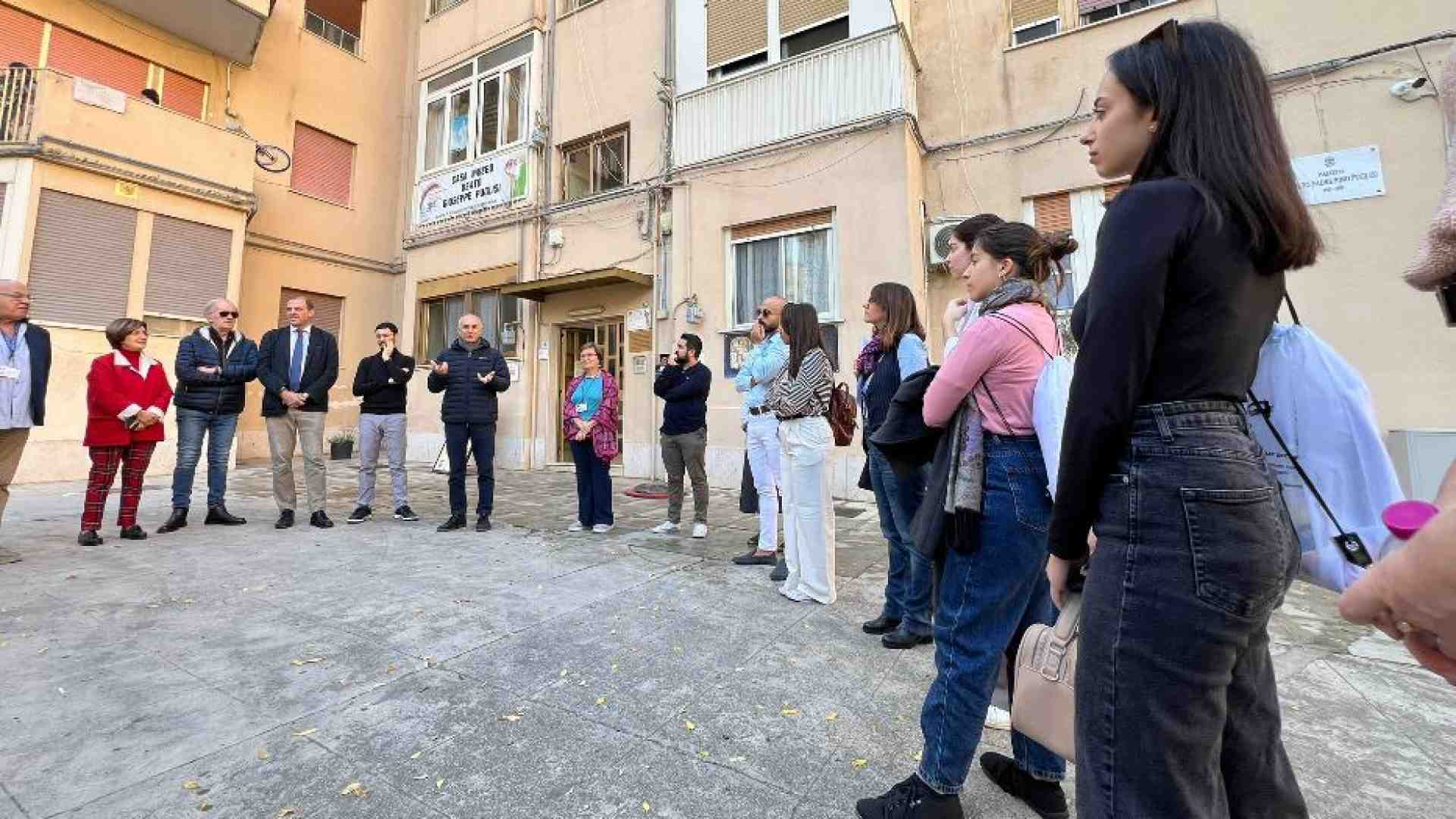 Immagine di I giovani del Mediterraneo “adottano” migranti e famiglie in difficoltà