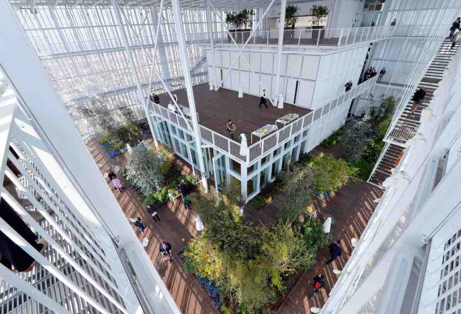 La sede centrale di Intesa Sanpaolo a Torino (foto Ansa)