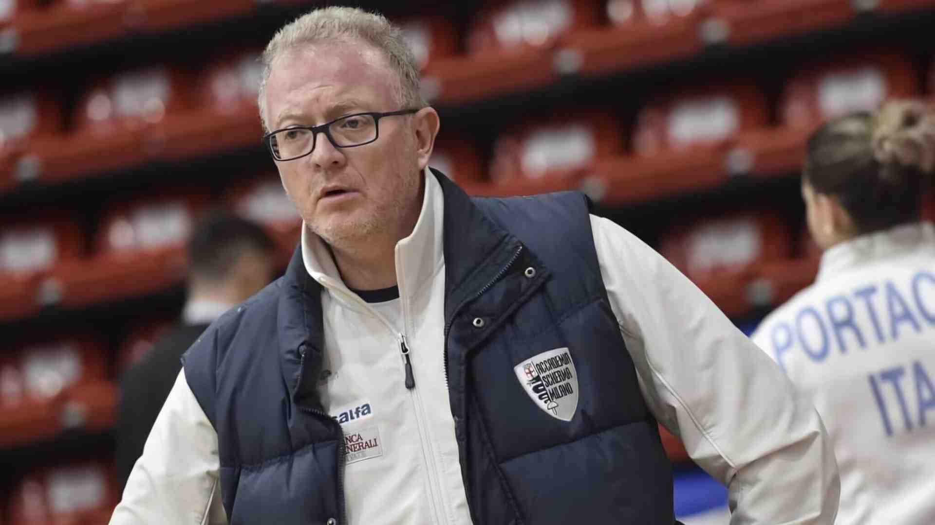 Immagine di Lorenzo Radice, l’ex manager che insegna la spada a chi non vede
