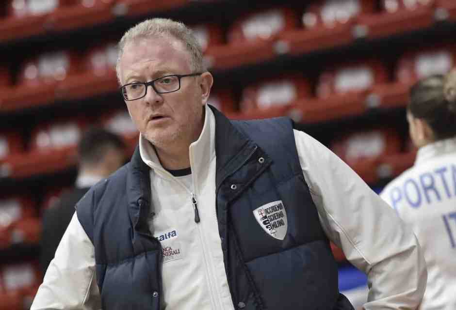 Lorenzo Radice, l’ex manager che insegna la spada a chi non vede