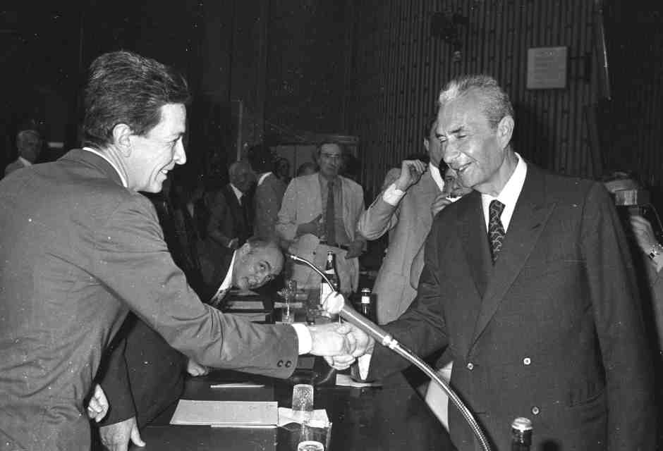 Una scacchiera per Moro, il poker per Berlinguer