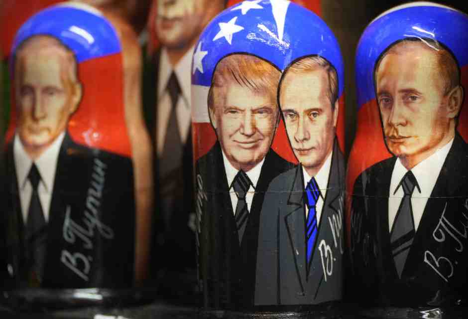 La telefonata fra Trump e Putin, che intanto continua a bombardare l'Ucraina