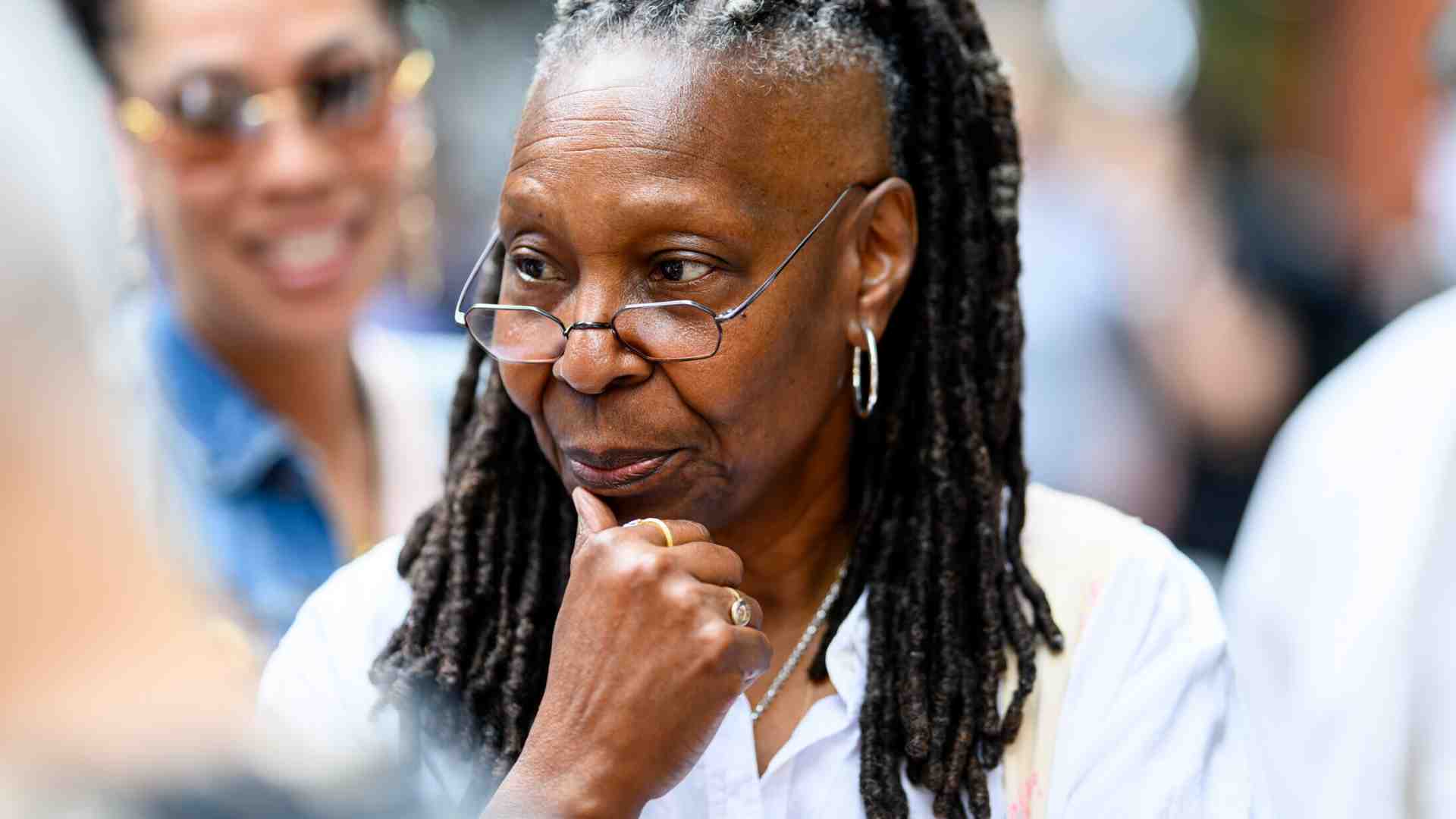 Immagine di Whoopi Goldberg punta sul business degli sport femminili