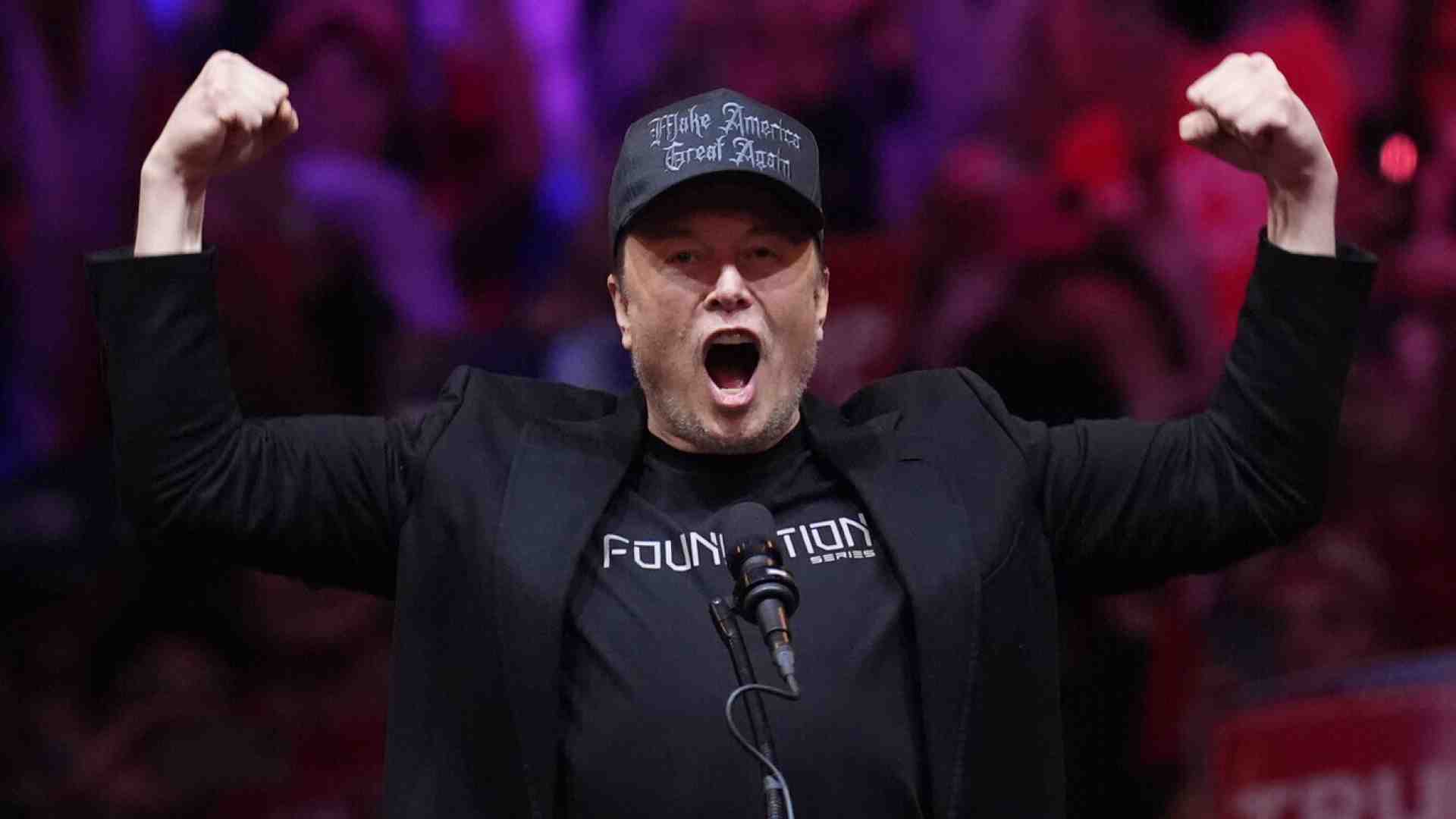 Immagine di Musk contro le toghe sul caso migranti in Albania: "Devono andarsene". Il Csm risponde