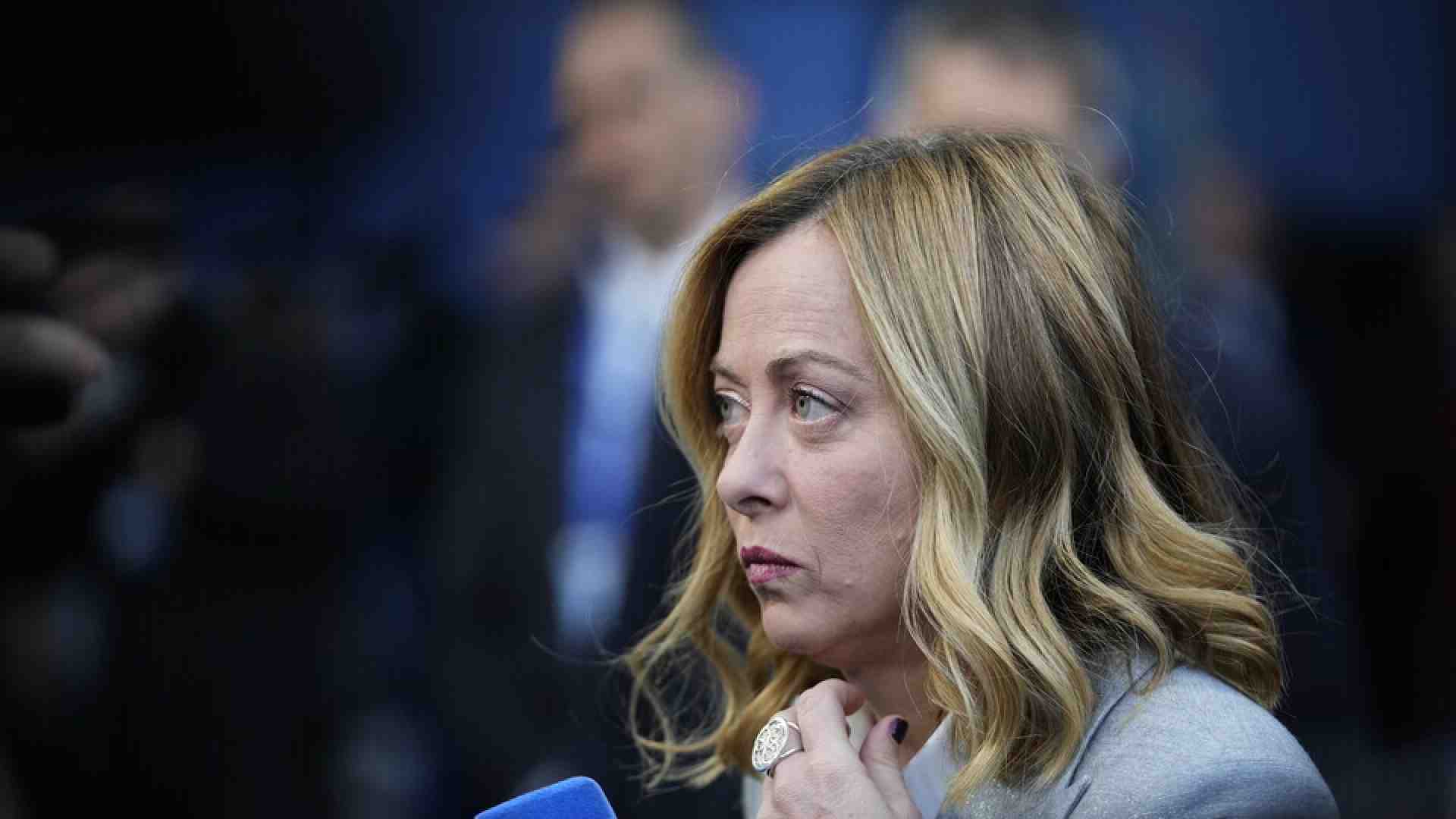 Immagine di La tenaglia che minaccia Giorgia Meloni