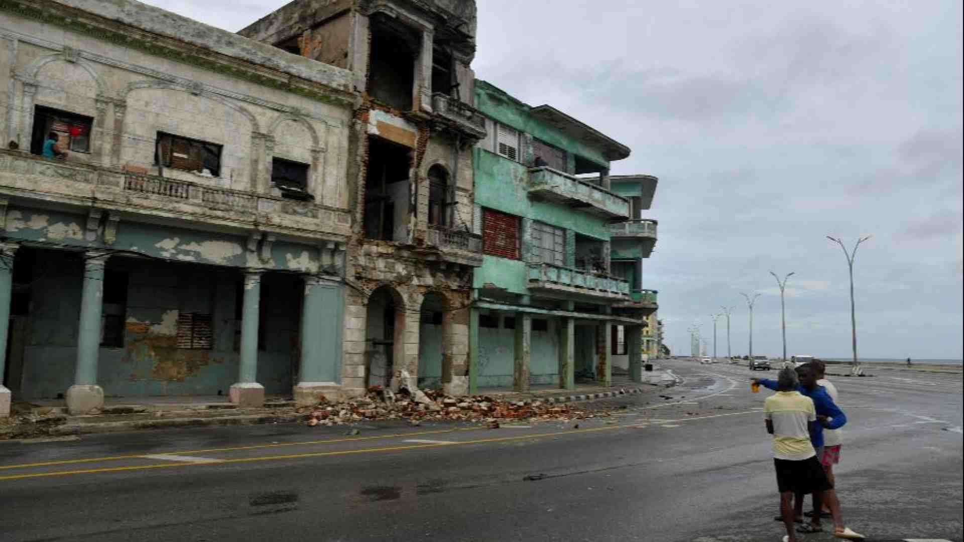 Immagine di Cuba affonda tra la crisi economica e i disastri naturali. E Trump fa paura