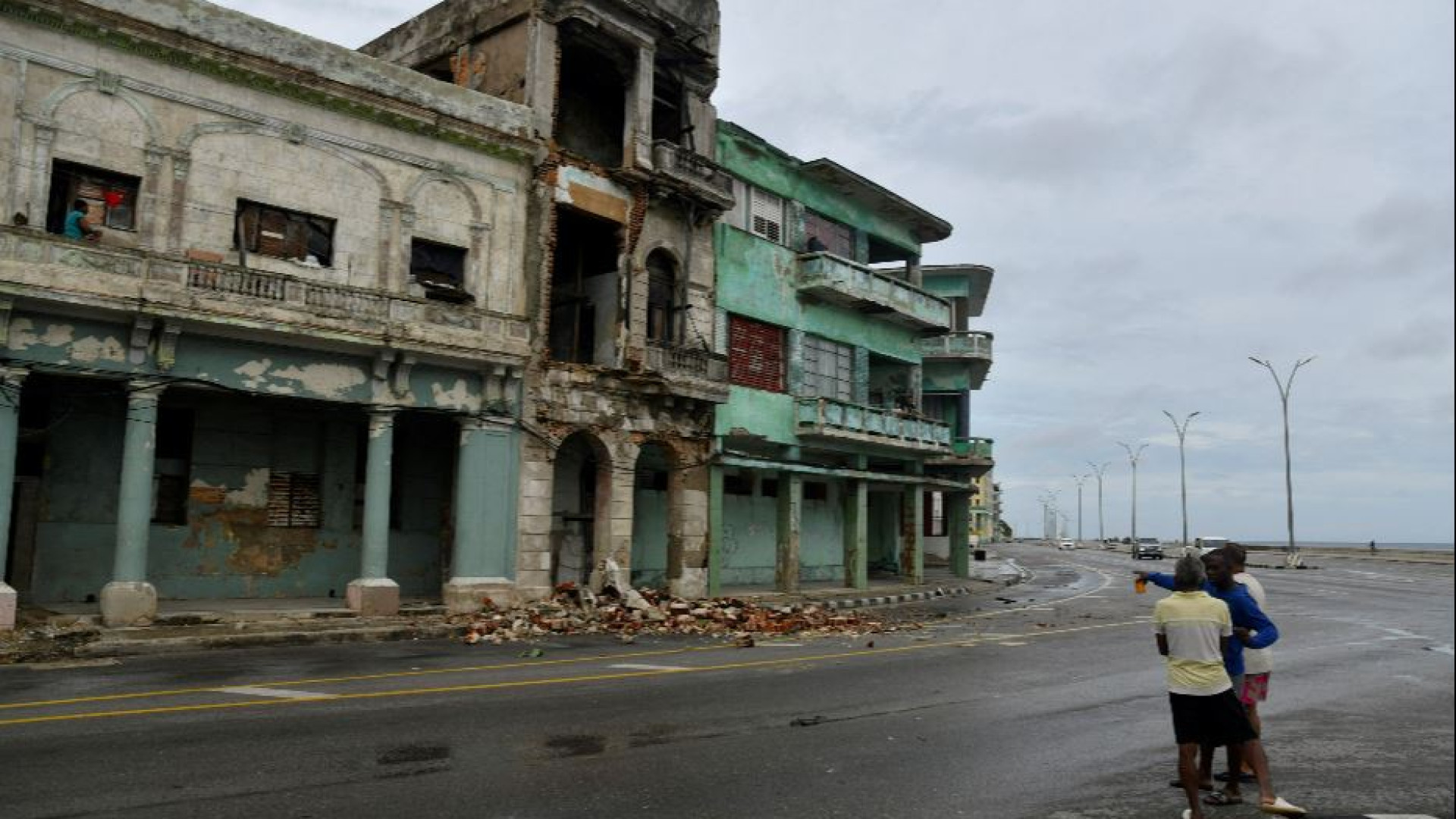 Immagine di Cuba affonda tra la crisi economica e i disastri naturali. E Trump fa paura