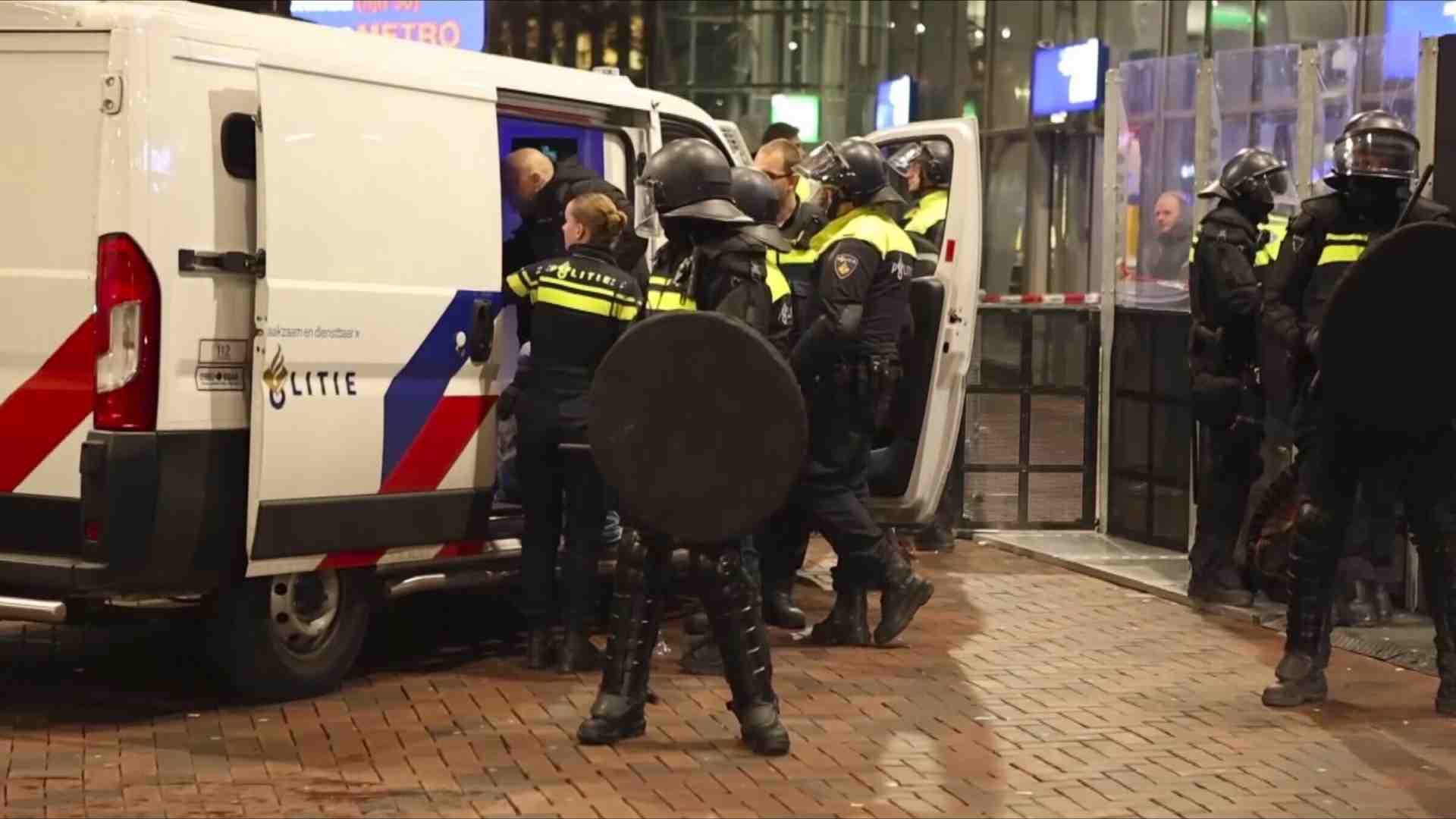 Immagine di Sui social una pagina ha istigato il linciaggio di Amsterdam tra falsità e propaganda