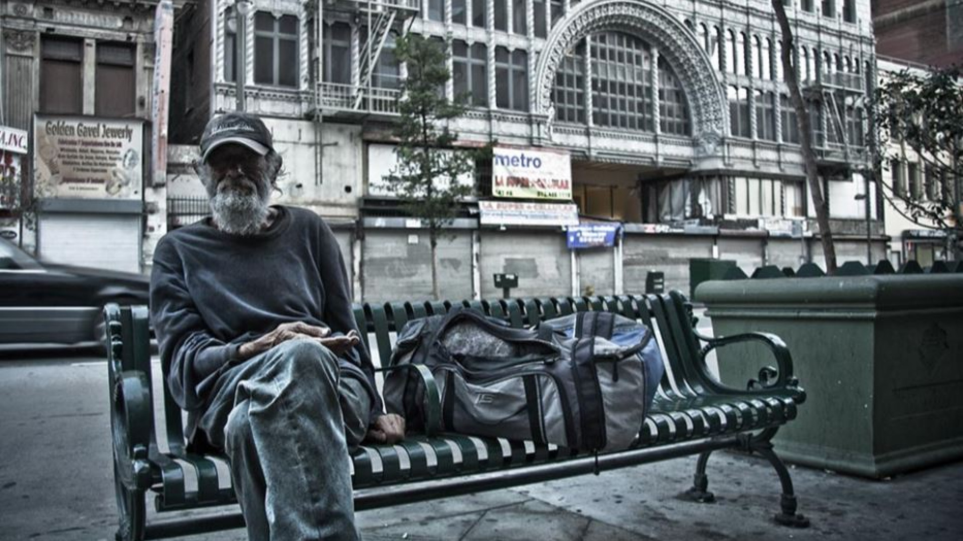 Immagine di I poveri scompaiono dal dibattito pubblico: astensione record