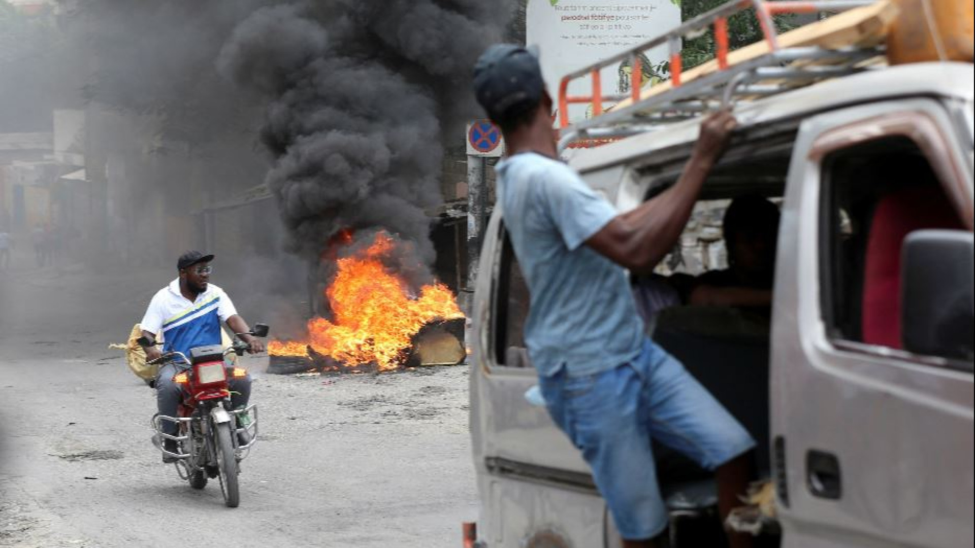 Immagine di Attacco all'ambulanza di Medici senza frontiere, la polizia uccide due pazienti