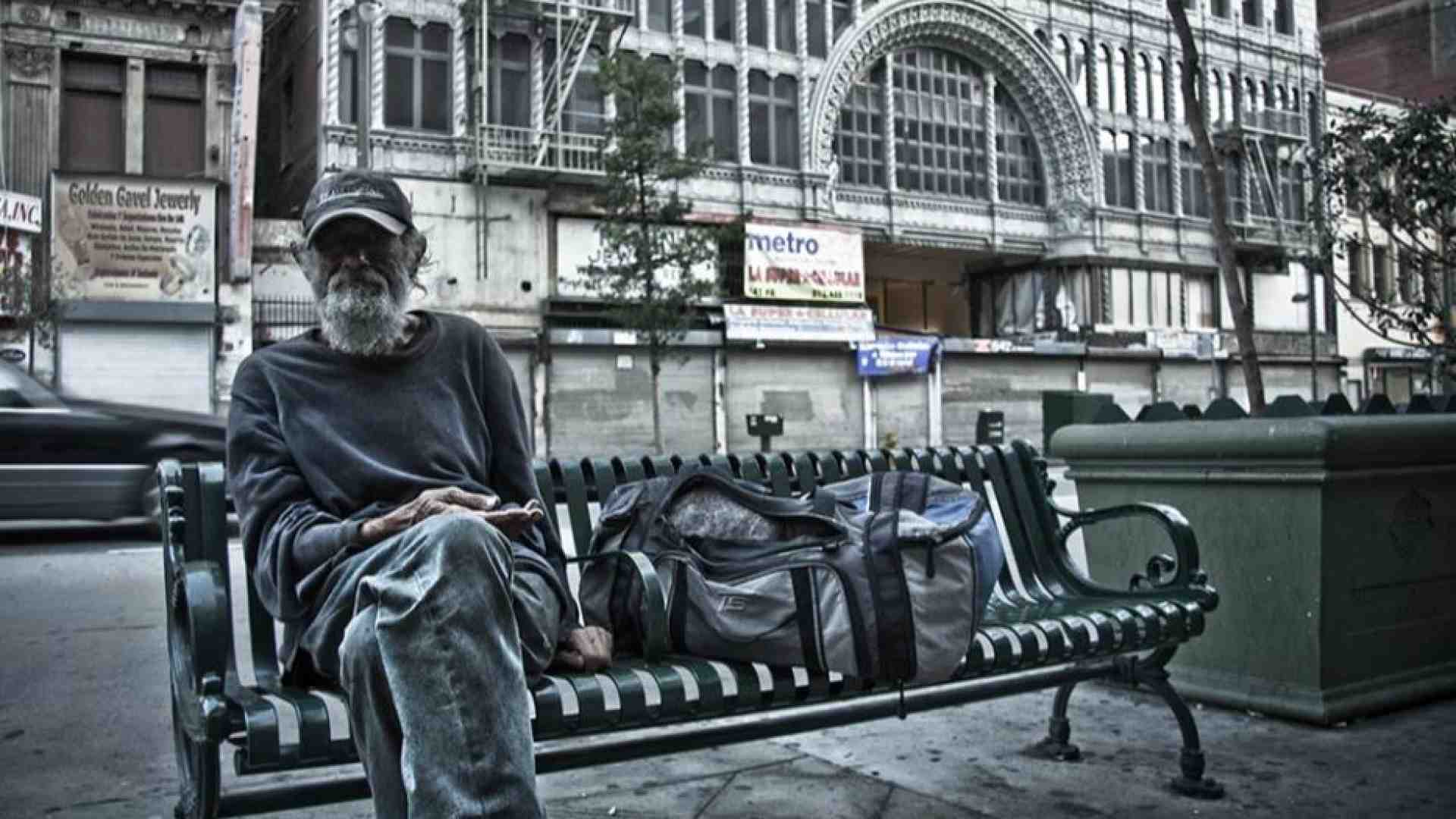 Immagine di I poveri scompaiono dal dibattito pubblico: astensione record