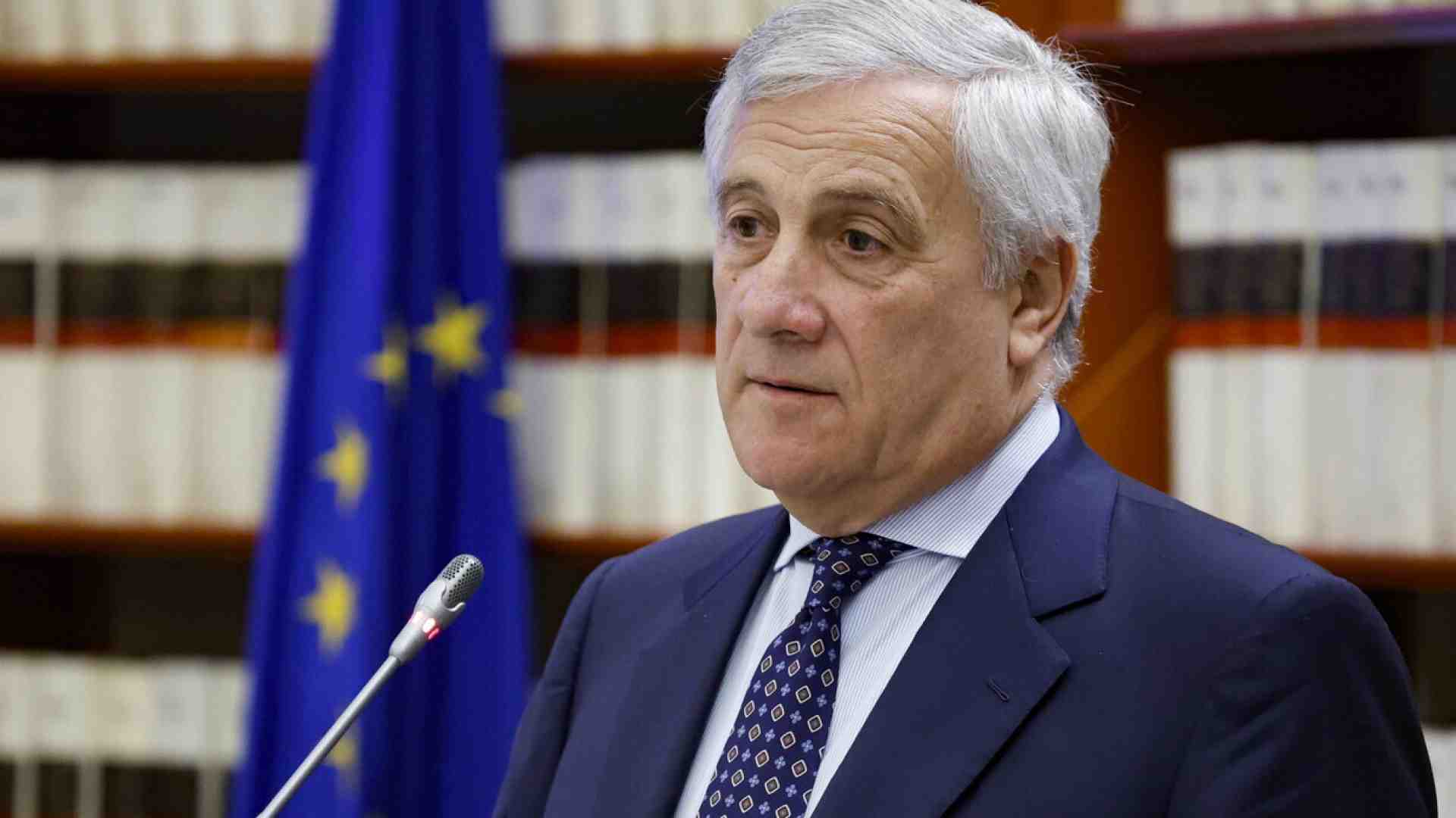Immagine di Minacce a Tajani dai pro Pal: "Da domani attacchi armati". Piantedosi: "Inaccettabile. Serve risposta decisa"