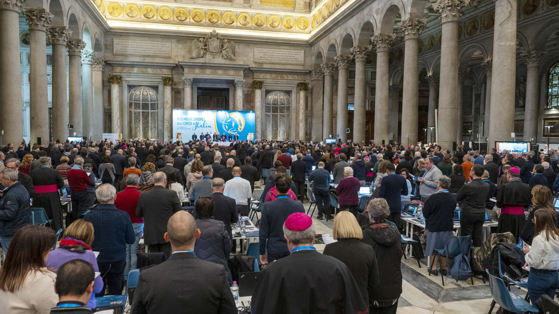 Immagine di Il Papa: «Preparare il futuro senza paure». Zuppi: «Impegno per il Paese»