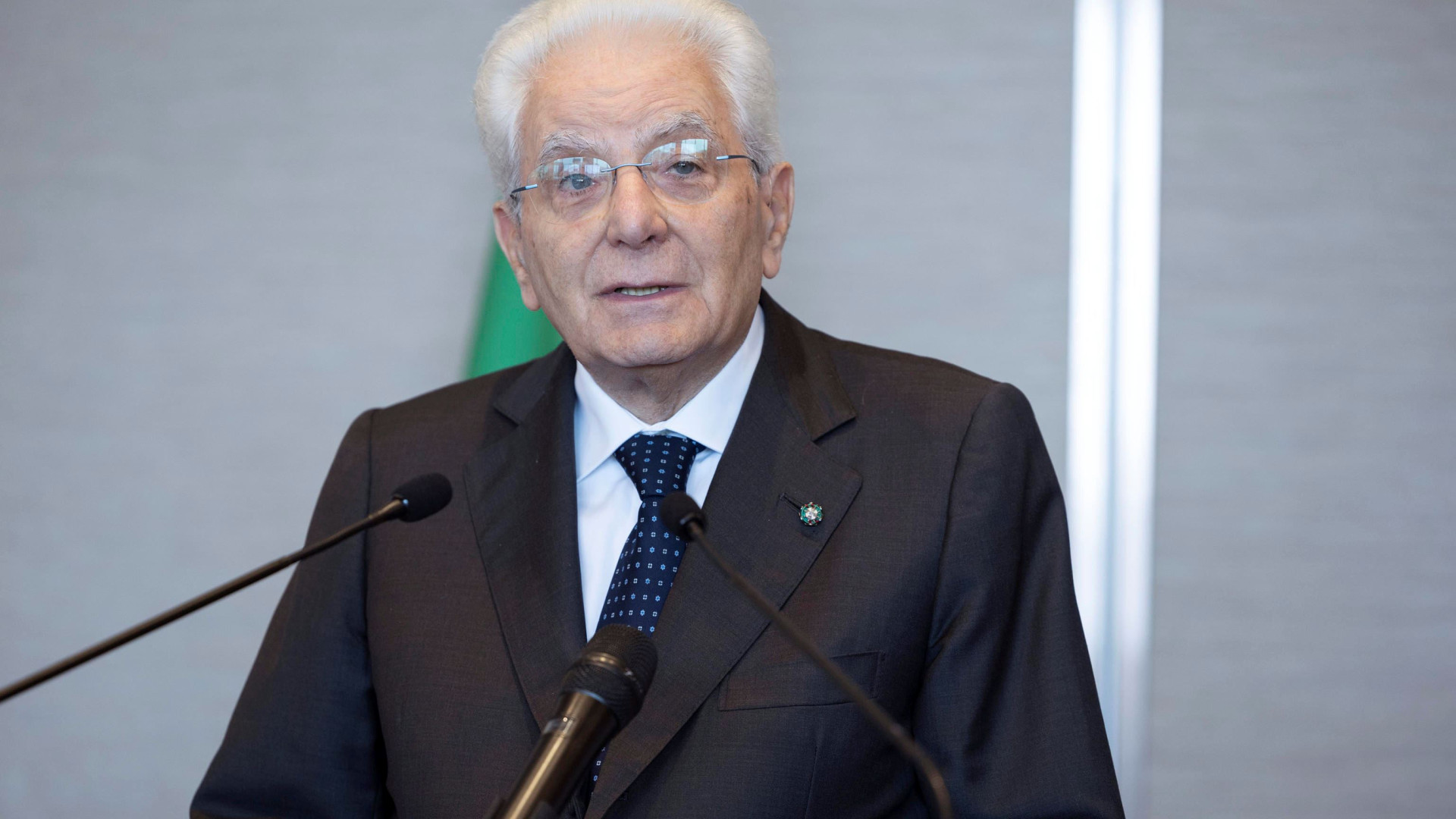 Immagine di Mattarella: «Ho promulgato leggi che ritenevo errate, ma dovevo farlo»