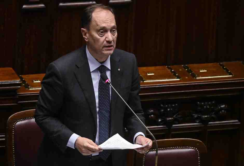 Luca Ciriani (Ansa)