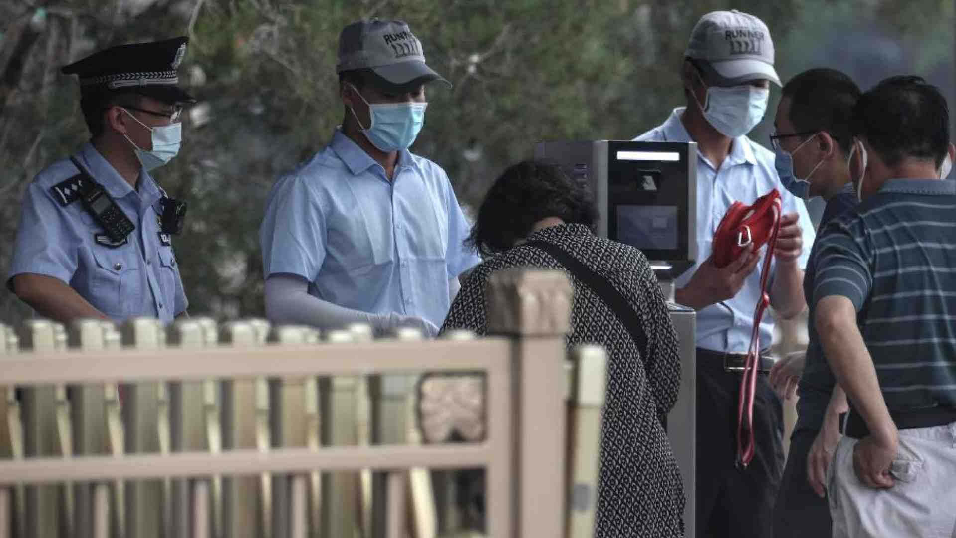 Immagine di Non passa esame, studente fa strage a scuola: 8 morti e 17 feriti