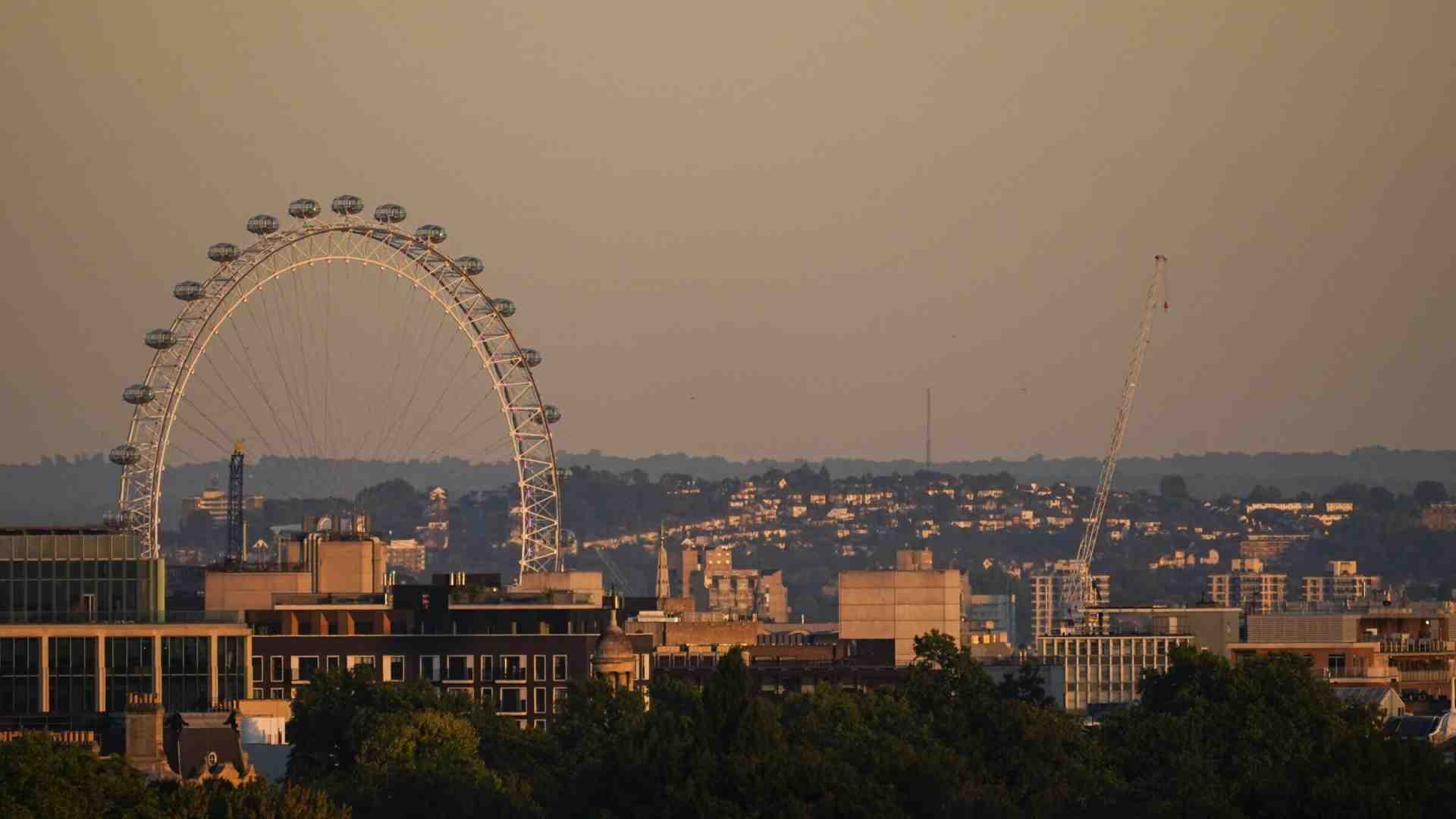 Immagine di Pigra, fumosa e dark, Londra agli occhi del curiosissimo Paul Morand