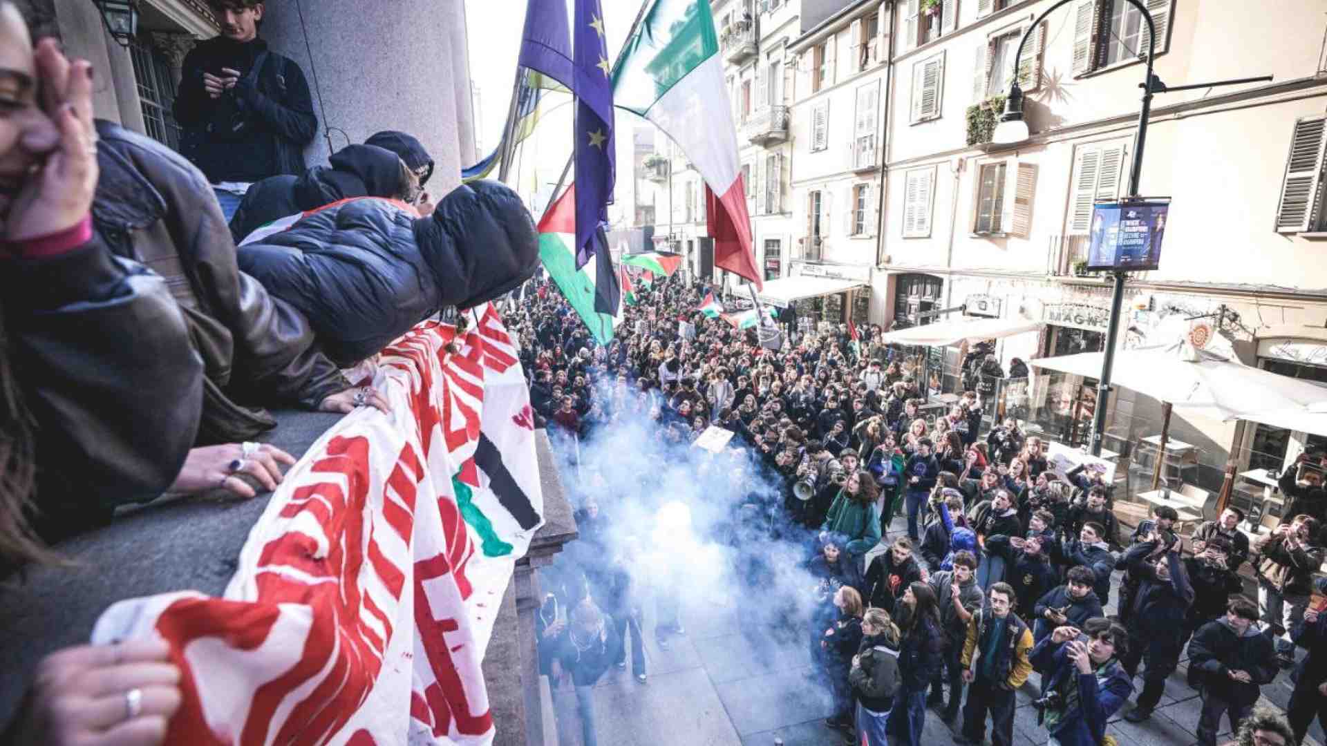 Immagine di La scuola, i cortei, la violenza. Parla l’ex ministra Fedeli