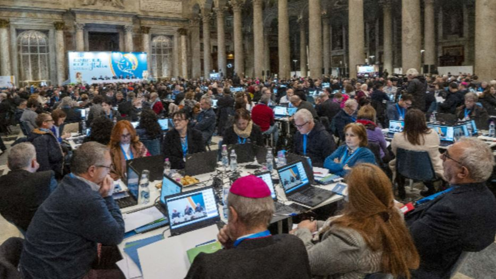Immagine di Monarchia o democrazia? La "terza via" del potere nella Chiesa
