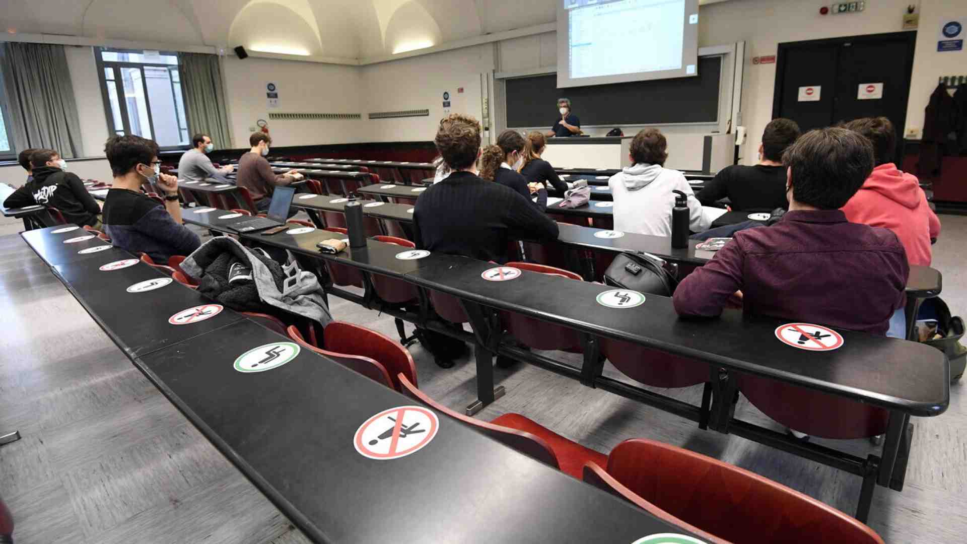 Immagine di Delrio contro il Pd all’assalto delle paritarie: “Sono scuole pubbliche”