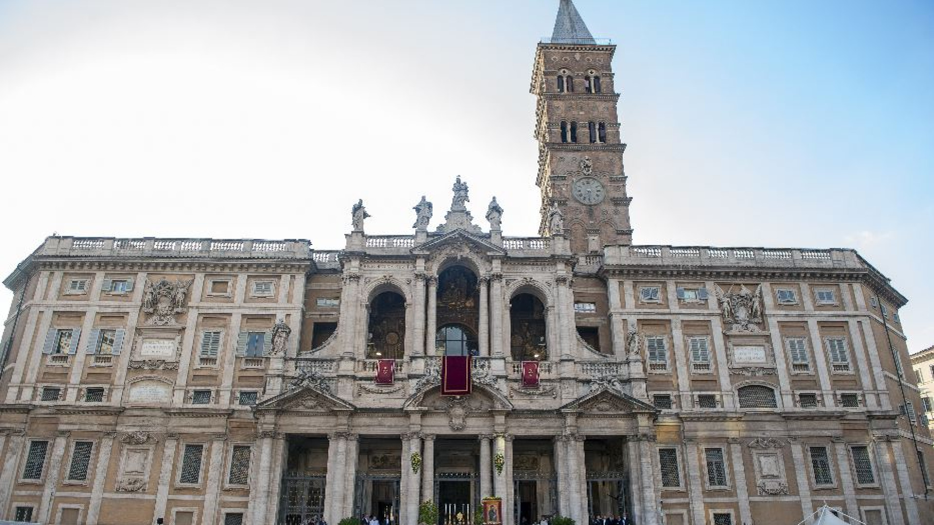 Immagine di Il Papa istituisce la festa dei santi "della porta accanto"