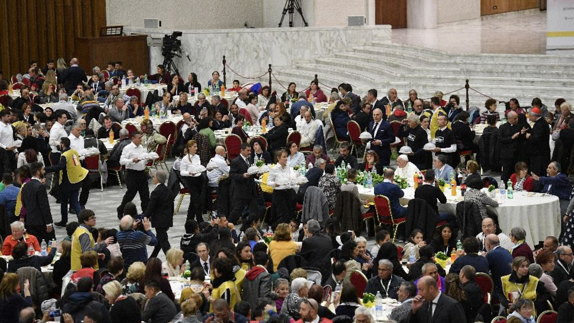 Immagine di Giornata mondiale dei poveri: il Papa a pranzo con i bisognosi