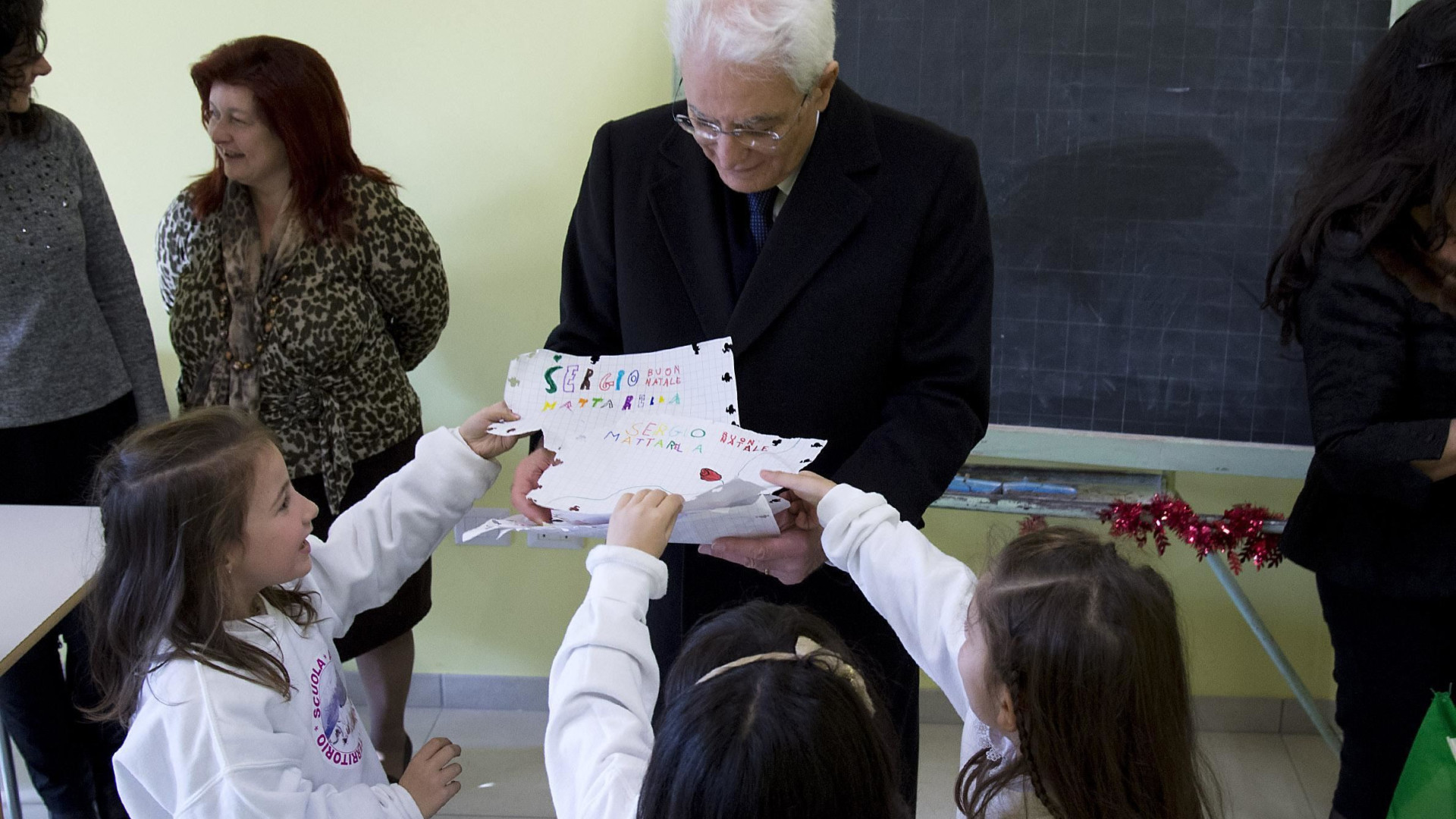 Immagine di Mattarella: «Dobbiamo proteggere i bambini da guerre e abusi»