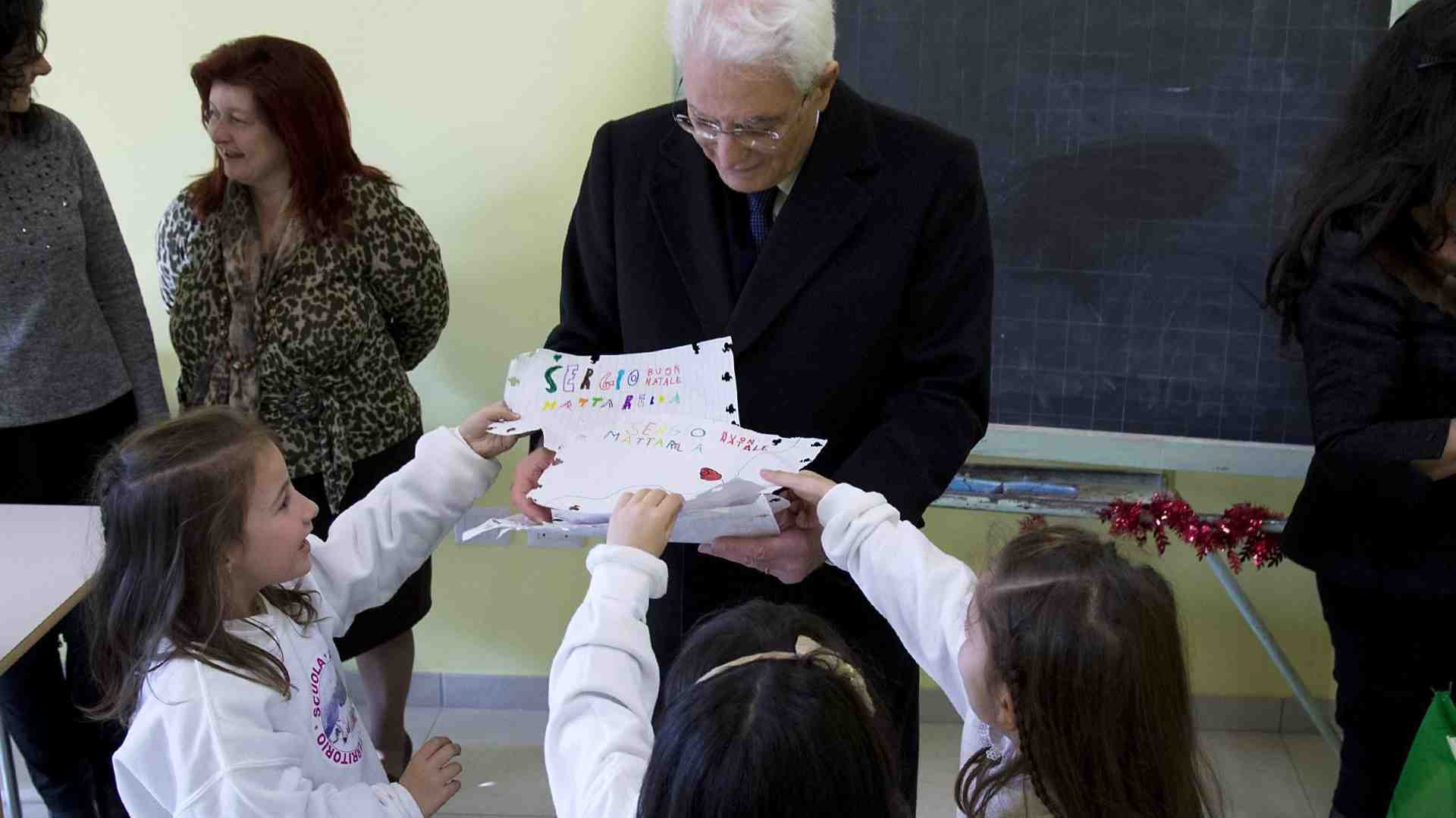 Immagine di Mattarella: «Dobbiamo proteggere i bambini da guerre e abusi»