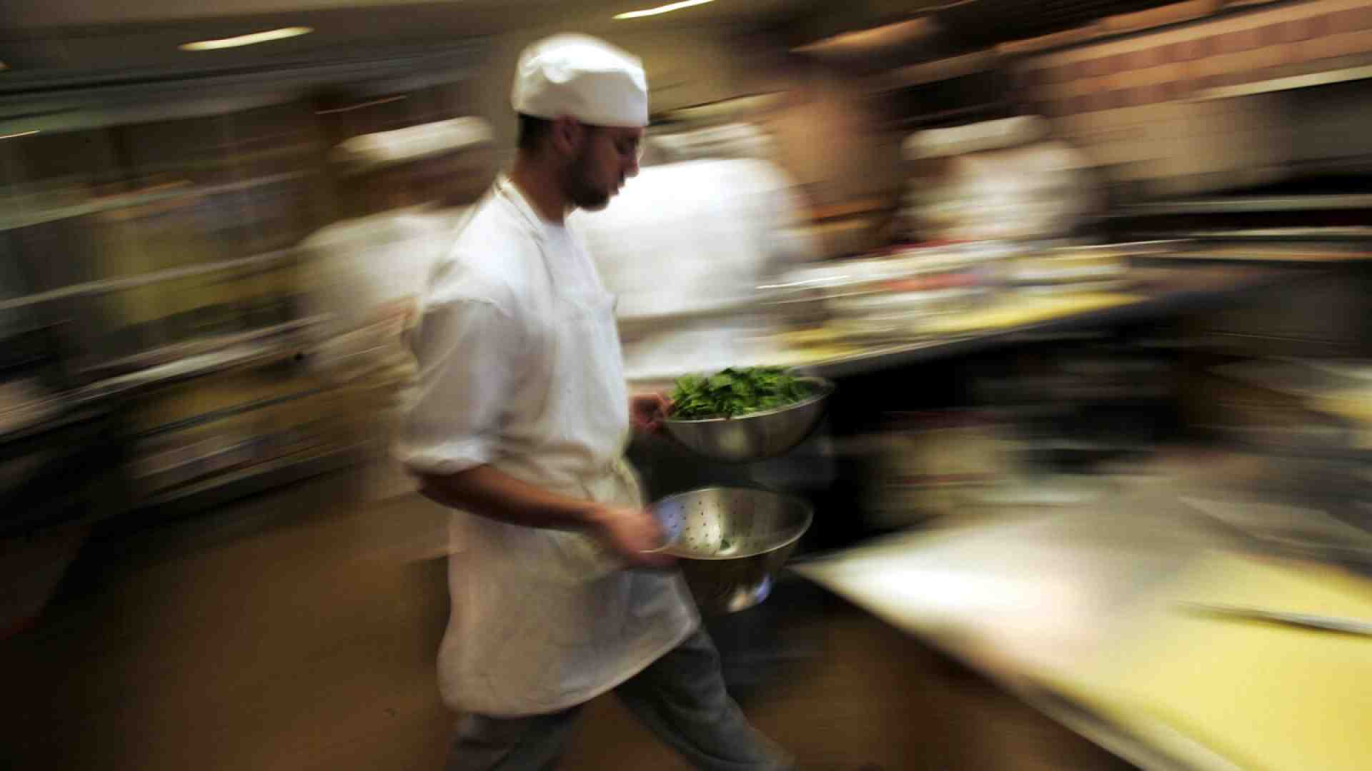 Immagine di A qualcuno piacciono gli ebrei nei lager, a me i cuochi in cucina. Silenti
