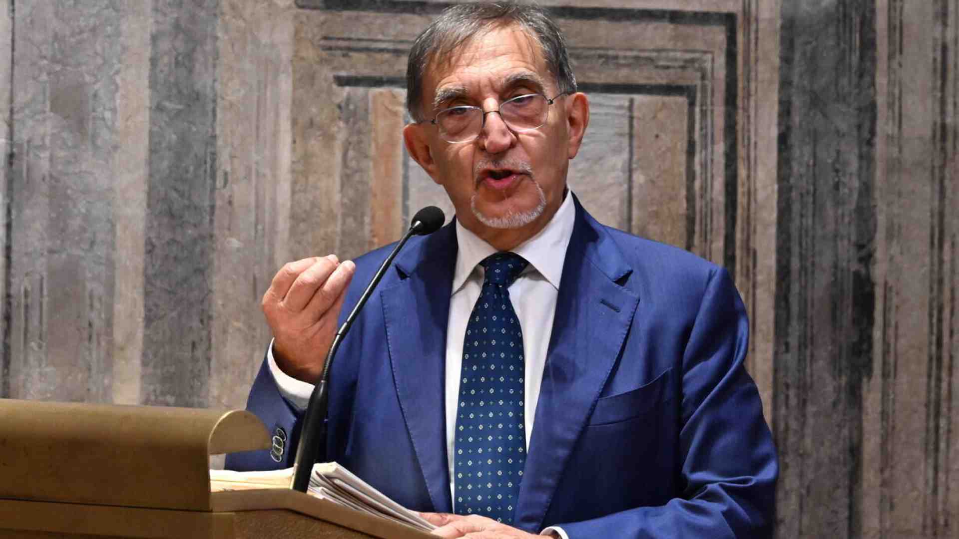 Immagine di La Russa: "Togliere la Fiamma dal simbolo FdI? Anche il mondo finirà prima o poi...". Rampelli: "Non si tocca"