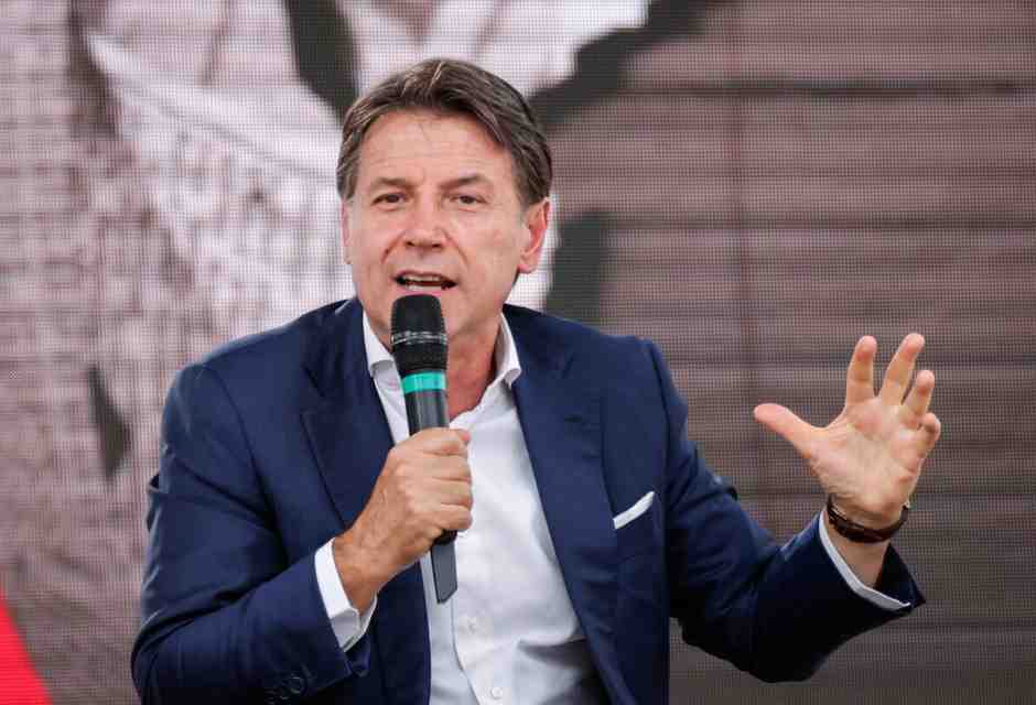 Battiquorum per Conte, pioggia di messaggi agli iscritti M5s: "Votate!". Il timore del flop contro Grillo